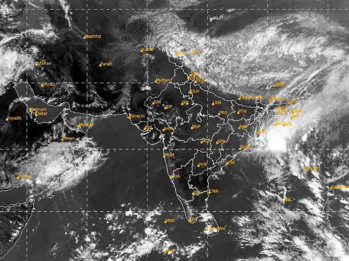 Cyclone Hamoon Cyclone Human Crosses Coastal Areas Of Bangladesh Rain Continues In Kerala And Tamil Nadu