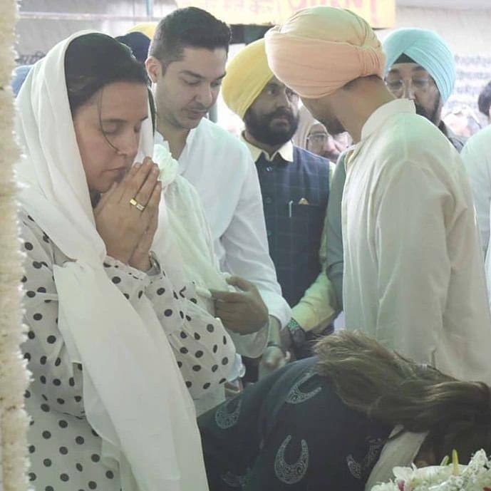 मंगलवार को बिशन सिंह बेदी का अंतिम संस्कार किया गया.