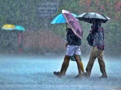 லீவ் முடிச்சு ஆபீஸ் போறீங்களா? கரையை கடக்கும் புயல் - 19 மாவட்டங்களில் மழை இருக்கு!