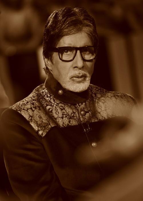वहीं आखिरी बार बिग बी अनुपम खेर और बोमन ईरानी के साथ फिल्म ‘ऊंचाई’ में नजर आए थे. अब वो बहुत जल्द कई बड़े प्रोजेक्ट्स में नजर आने वाले हैं.