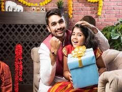 इस फेस्टिव सीजन शॉपिंग करते वक्त इन बातों का रखें ध्यान, सेविंग के साथ त्योहार का मजा होगा दोगुना