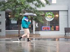 भारत ने कनाडा के नागरिकों के लिए फिर शुरू की वीजा सर्विस, केवल इन लोगों को मिलेगी सुविधा