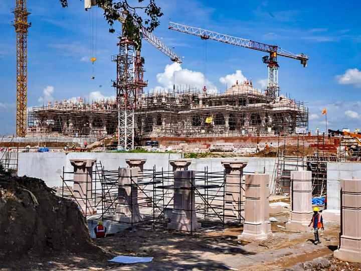 श्रीराम जन्मभूमि तीर्थ क्षेत्र ट्रस्ट ने कहा कि इस ऐतिहासिक अवसर पर देश के 4000 संत- महात्मा और समाज के 2500 प्रतिष्ठित महानुभाव उपस्थित रहेंगे.