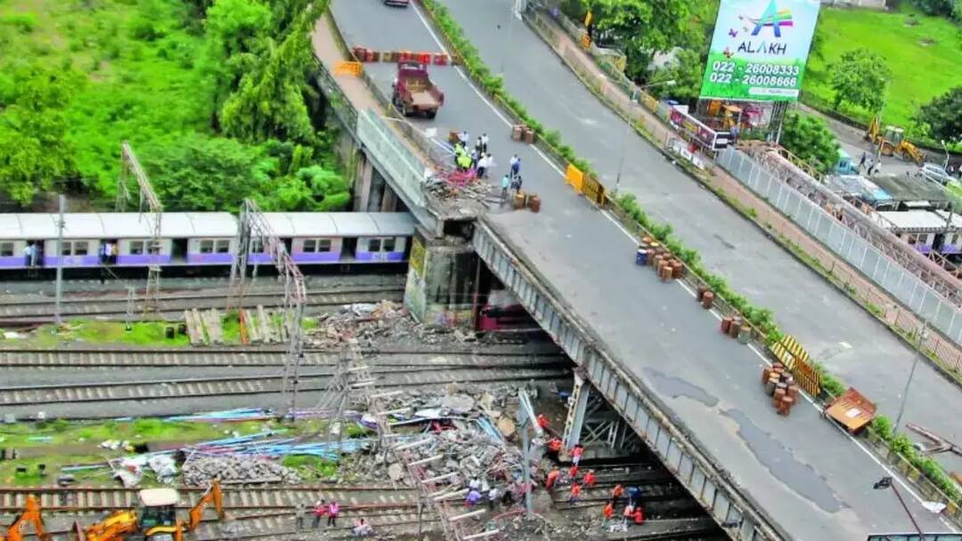 mumbai andheri gokhale bridge to start 15 february bmc western railway meet  Gokhale Bridge : अंधेरीतील गोखले पुलाची एक बाजू फेब्रुवारीपर्यंत सुरू होणार, महापालिका आणि पश्चिम रेल्वेच्या बैठकीत निर्णय