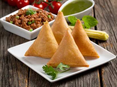 Hyderabadi Lukhmi Recipe tasty meat samosa Hyderabadi Lukhmi : சுவையான கீமா கறி சமோசா... ஹைதராபாத் லுக்மி எப்படி செய்வதென்று பார்க்கலாம்..