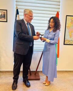 इज़राइल-हमास वॉर के बीच कंगना रनौत ने की इजराइल के राजदूत से मुलाकात, तस्वीरें शेयर कर सपोर्ट में कही ये बात