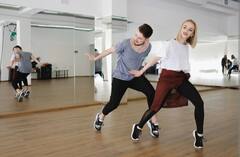 हैप्पीनेस ही नहीं फिटनेस भी देता है डांस, इससे मिलते हैं सेहत से जुड़े कई जबरदस्त फायदे