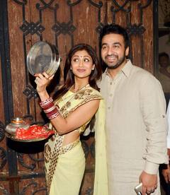 Karwa Chauth 2023: अभिषेक बच्चन से लेकर राज कुंद्रा तक, पत्नी की लंबी उम्र के लिए करवाचौथ का व्रत रखते हैं ये सेलेब्स