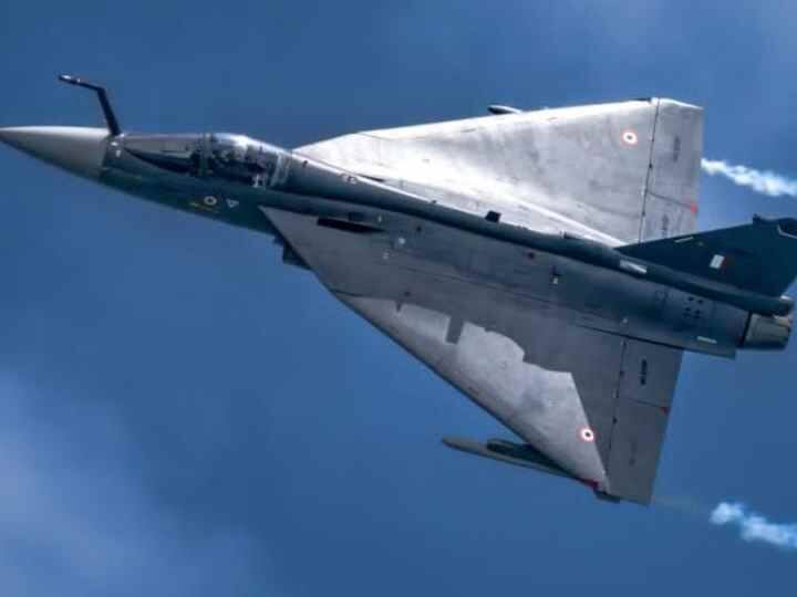 Jammu Kashmir National Highway Indian Air Force Landing strip ready for test landing and take off ANN जम्मू-कश्मीर में पहली लैंडिंग स्ट्रिप की टेस्टिंग करने के लिए तैयार वायुसेना, जानें- क्या है खास