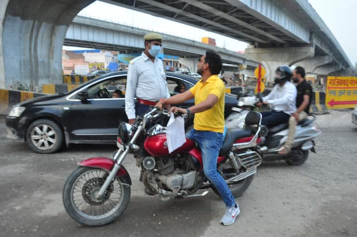 इस वेबसाइट पर जाने के बाद गेट चालान स्टेटस के ऑप्शन पर आपको क्लिक करना होगा. इसके बाद आपको कुछ जानकारियां जैसे- वाहन नंबर, चालान नंबर या लाइसेंस नंबर बताना होगा.