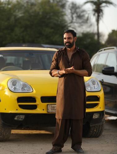 ਉਸਨੇ ਨਾ ਸਿਰਫ ਭਾਰਤ ਵਿੱਚ ਬਲਕਿ ਵਿਸ਼ਵ ਪੱਧਰ 'ਤੇ ਵੀ ਦਰਸ਼ਕਾਂ ਦਾ ਧਿਆਨ ਆਪਣੇ ਵੱਲ ਖਿੱਚਿਆ ਹੈ। ਹਿੰਦੀ ਟੈਲੀਵਿਜ਼ਨ, ਪੰਜਾਬੀ ਸਿਨੇਮਾ ਅਤੇ ਵੈੱਬ ਸੀਰੀਜ਼ ਵਿੱਚ ਫੈਲੇ ਕੈਰੀਅਰ ਦੇ ਨਾਲ, ਦਕਸ਼ ਨੇ ਵੱਖ-ਵੱਖ ਸ਼ੈਲੀਆਂ ਅਤੇ ਭੂਮਿਕਾਵਾਂ ਰਾਹੀਂ ਆਪਣੀ ਯੋਗਤਾ ਨੂੰ ਸਾਬਤ ਕੀਤਾ ਹੈ। 