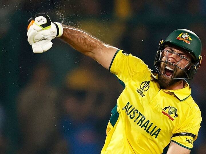 वनडे वर्ल्ड कप का सबसे तेज़ शतक ऑस्ट्रेलिया के ग्लेन मैक्सवेल ने नीदरलैंड्स के खिलाफ मुकाबले में जड़ा. उन्होंने 40 गेंदों में शतक पूरा किया. ऑस्ट्रेलियाई बल्लेबाज़ ने 44 गेंदों में 9 चौके और 8 छक्कों की मदद से 106 रन स्कोर किए, जिसमें उनका स्ट्राइक रेट 240.91 का रहा. मैक्सवेल ने नंबर छह पर बैटिंग करते हुए ये पारी खेली.