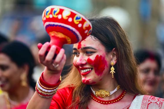 বিজয়াদশমী থেকে দশেরা, মাতল গোটা দেশ