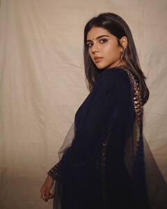 బ్లూ కలర్ డ్రస్ లో - మతి పోగొడుతున్న కల్యాణి ప్రియదర్శన్!