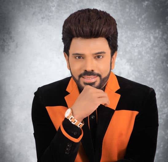 தி லெஜண்ட் படம் மூலம் சினிமா உலகில் அறிமுகமான அருள் சரவணன் தொடர்ந்து படங்களில் நடிப்பார் என்பது குறிப்பிடத்தக்கது.