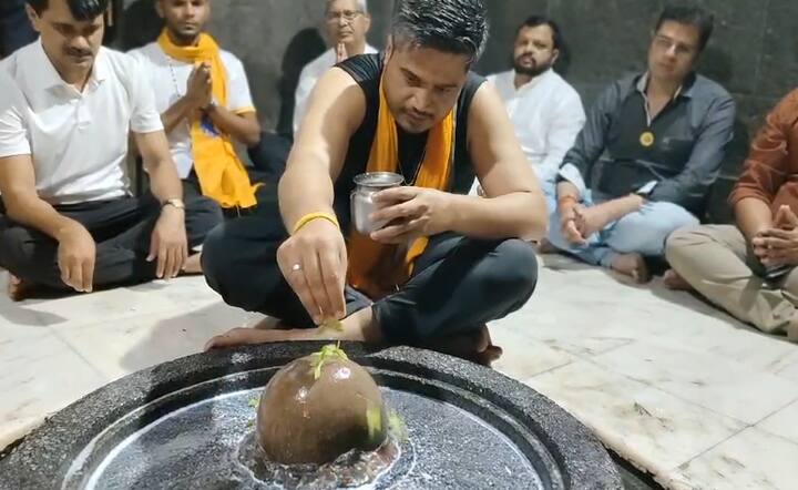 दरम्यान पदयात्रेच्या मार्गावरील सैनिकी शाळेतील शंभर मुलांनी रोहित पवार यांचे चित्र काढून रोहित पवार यांच्या युवा यात्रेला युवा संघर्षा यात्रेला पाठिंबा दिला.