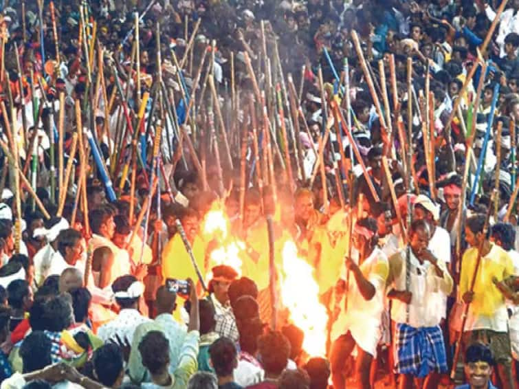 2 people died in the baton festival held on the occasion of Vijayadashami in Andhra Pradesh's Devargat Hills. Andhra Pradesh: ஆந்திராவில் விஜயதசமியை முன்னிட்டு நடைபெற்ற தடியடி திருவிழா.. 2 பேர் உயிரிழப்பு..