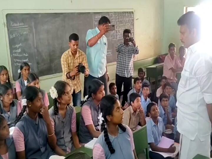 Minister of School Education conducts surprise inspection of government schools in Theni district. அரசுப் பள்ளி மாணவர்கள் ஒழுக்கத்துடன் இருக்க வேண்டும்; மீறினால்... அமைச்சர் அன்பில் எச்சரிக்கை!