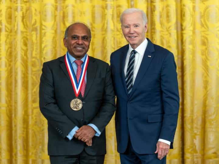 Two Indian-American scientists Ashok Gadgil and Subra Suresh received the highest scientific award in America US: अमेरिका में दो भारतीय-अमेरिकी वैज्ञानिकों को मिला सर्वोच्च वैज्ञानिक पुरस्कार, जो बाइडेन ने किया सम्मानित