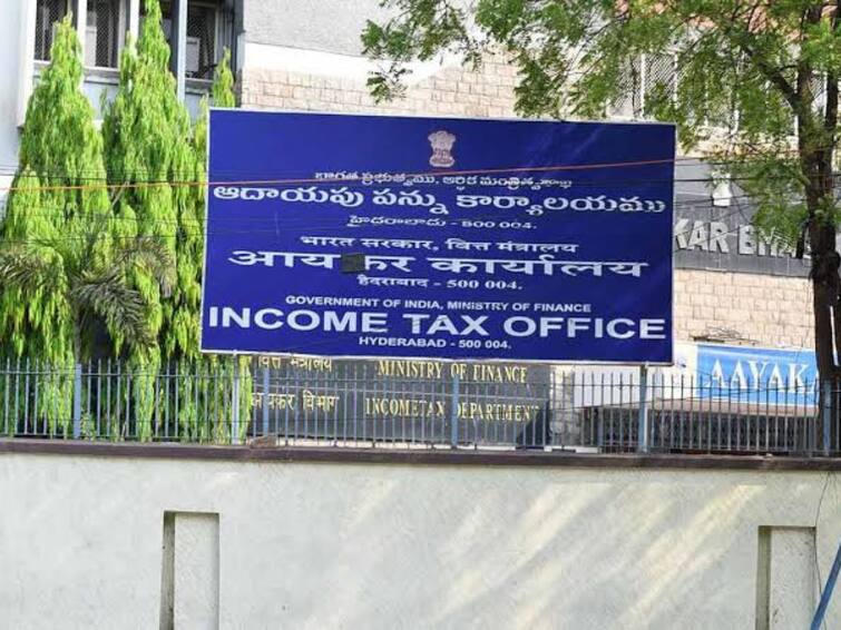 Political parties have opportunities to distribute money in elections Income Tax DG Sanjay Bahadur Telangana elections 2023:  పొలిటికల్ పార్టీలు ఎన్నికల్లో డబ్బు పంచే అవకాశాలున్నాయి - ఇన్ కం టాక్స్ డీజీ సంజయ్ బహదూర్