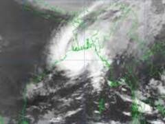 बांग्लादेश में हामून तूफान ने मचाया कहर, दो की मौत, हजारों बेघर