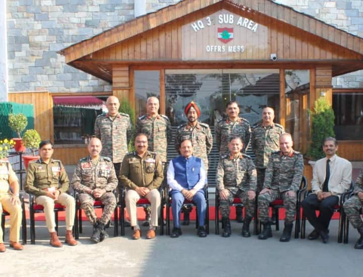 Army Crpf Jammu Kashmir police officer meeting over infiltration in Srinagar and ceasefire ANN जम्मू-कश्मीर में सुरक्षा अधिकारियों की बड़ी बैठक, घाटी में पाकिस्तानी आतंकियों के घुसपैठ रोकने को लेकर हुई चर्चा