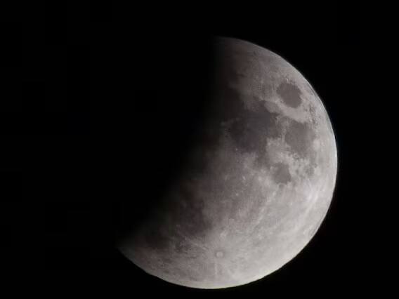 28 ઓક્ટોબરે થનારું આ ચંદ્રગ્રહણ મેષ રાશિમાં થશે. આ ગ્રહણ આંશિક ચંદ્રગ્રહણ હશે અને તે ભારતમાં પણ દેખાશે.