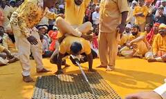 Jejuri Khanda :  सोन्याच्या जेजुरीत 'मर्दानी दसरा'  42 किलोंची तलवार उचलण्यासाठी स्पर्धा!