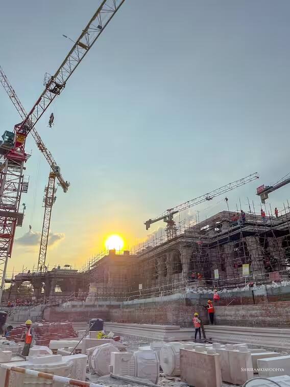 પસંદગી પ્રક્રિયામાં નિષ્પક્ષતાની ખાતરી કરવા માટે ટ્રસ્ટે પ્રવેશ પરીક્ષા લેવાનું નક્કી કર્યું છે. પરીક્ષામાં સફળ થનાર ઉમેદવારોએ છ મહિનાની તાલીમ લેવી પડશે.