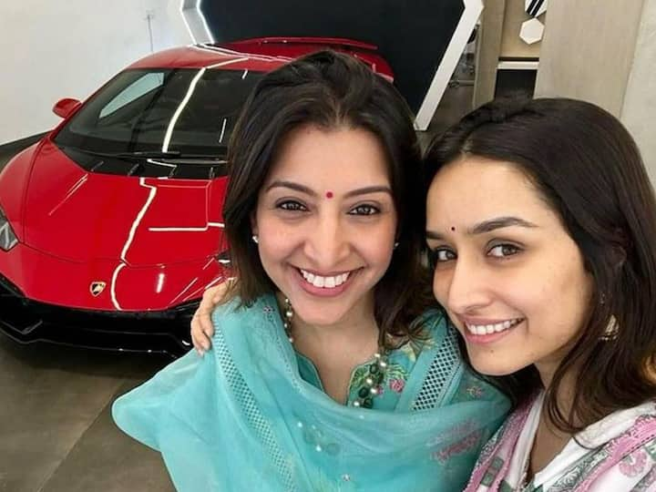 Lamborghini shraddha kapoor : आता श्रद्धा कपूर मुंबईच्या रस्त्यावर फिरणार चार कोटीच्या कारमध्ये!