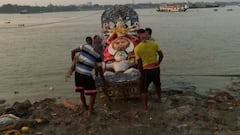 Durga Puja 2023: ঘাটে ঘাটে প্রতিমা বিসর্জন, নিরাপত্তার জন্য স্পিডবোটের বন্দোবস্ত, তৎপর পুরসভার কর্মীরা