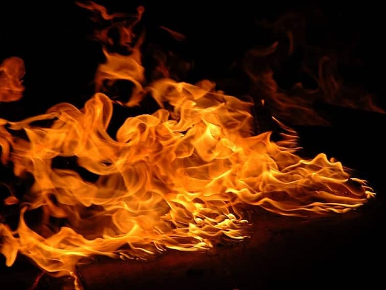 ludhiana factory fire firozpur stubble storage fire broke out in punjab 3 people burnt Punjab News: ਪੰਜਾਬ 'ਚ 2 ਥਾਵਾਂ 'ਤੇ ਲੱਗੀ ਭਿਆਨਕ ਅੱਗ, ਲੁਧਿਆਣਾ 'ਚ ਫੈਕਟਰੀ ਅਤੇ ਫ਼ਿਰੋਜ਼ਪੁਰ 'ਚ ਪਰਾਲੀ ਦਾ ਭੰਡਾਰ ਸੜਿਆ, 3 ਲੋਕ ਝੁਲਸੇ