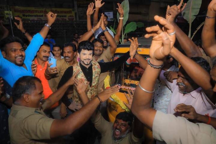 ஓட்டோவிற்கு பூஜை செய்யும் விழாவில் பங்குபெற்ற லெஜண்ட் சரவணன்