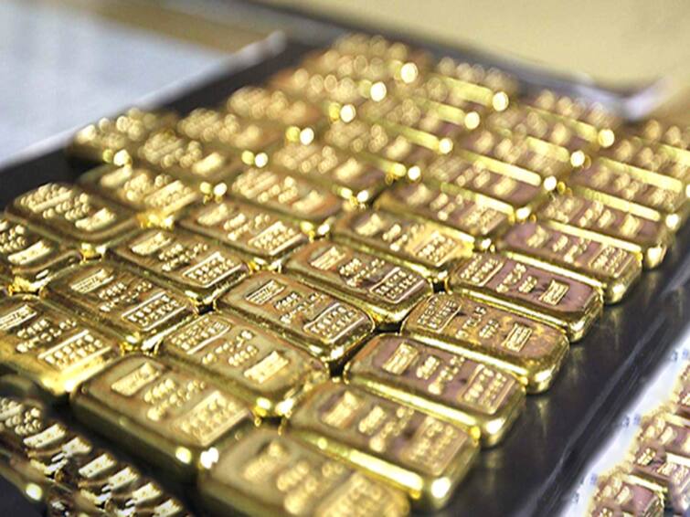 Smuggled Gold Seizures Rise 43 percent To 2000 Kilo gram During April to September Gold Seize: சினிமாவை மிஞ்சும் அளவுக்கு தங்க கடத்தல்.. 6 மாதங்களில் அதிர்ச்சி.. சுங்கத்துறை அதிரடி