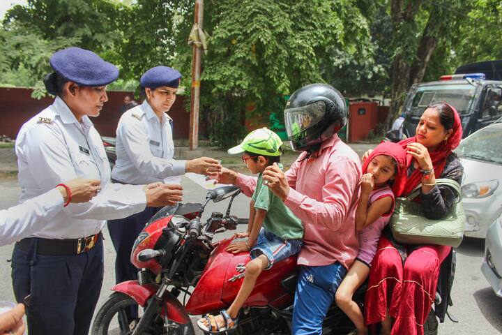 जानकारी देने और कैप्चा भरने के बाद आपके सामने जो स्क्रीन खुलेगी, उसमें आपके तमाम चालान का स्टेटस नजर आएगा. आपके जमा कराए गए और नए चालान सभी यहां दिखेंगे.