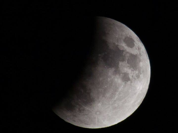 यह ग्रहण 28/29 अक्टूबर की मध्य रात्रि को 01:05 बजे से 02:24 बजे तक रहेगा. यह ग्रहण भारत में भी दिखाई देगा. भारत के अलावा यह चंद्र ग्रहण अमेरिका, ऑस्ट्रेलिया, दक्षिण अफ्रीका, हिंद महासागर, प्रशांत महासागर एवं अन्य जगहों पर भी दिखाई देगा.