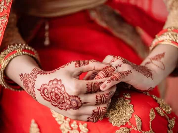 Jalandhar Two Girls Got Married In Kharar Gurudwara Punjab Haryana High Court ordered to provide security Punjab Same Sex Marriage: जालंधर के गुरुद्वारे में 2 लड़कियों ने आपस में रचाई शादी, HC ने सुरक्षा देने का दिया आदेश