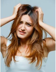 Dandruff treatment at home: ਸਿੱਕਰੀ ਦੀ ਸਮੱਸਿਆ ਤੋਂ ਪ੍ਰੇਸ਼ਾਨ...ਤਾਂ ਦੂਰ ਕਰਨ ਲਈ ਅਪਨਾਓ ਇਹ ਆਸਾਨ ਘਰੇਲੂ ਨੁਸਖੇ