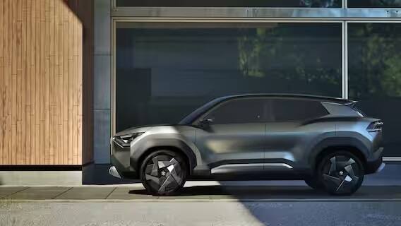 EVX એ જન્મજાત ઇલેક્ટ્રિક SUV છે, તેના ઇલેક્ટ્રિક આર્કિટેક્ચરને કારણે, તે લાંબો વ્હીલબેઝ અને વિશાળ ઇન્ટિરિયર પણ જોવા હશે. આ મારુતિ સુઝુકીની પ્રથમ ઇલેક્ટ્રિક SUV હશે, જે MG ZS જેવા 4m પ્લસ સેગમેન્ટમાં મૂકવામાં આવશે.