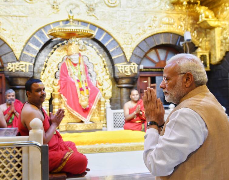 Ahmednagar Latest News PM Narendra Modi visits Shirdi for the third time, Nilwande Dam Jalpujan with Sai Baba Darshan Maharashtra news PM Narendra Modi : पंतप्रधान नरेंद्र मोदी अहमदनगर दौऱ्यावर; साईबाबांच्या दर्शनासह निळवंडे धरण जलपूजन, असा असणार ए टू झेड दौरा!