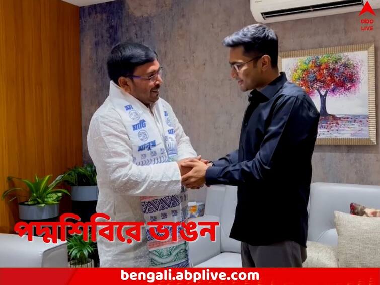 BJP MLA Harakali Protiher Joins TMC with Abhishek Banerjee in presence Harakali Protiher Joins TMC: ‘কেন্দ্রীয় বঞ্চনার বিরুদ্ধে প্রতিবাদ’, বিজেপি থেকে তৃণমূলে হরকালী