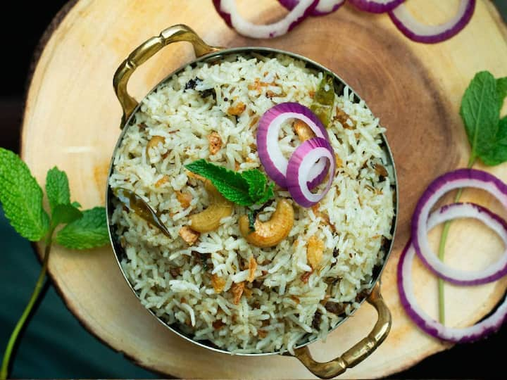 Mint Pulao: புதினா சாதம் எப்படி செய்வது என்று காணலாம்.