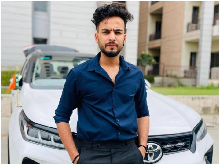 Elvish Yadav से एक करोड़ की रंगदारी की हुई मांग, बिग बॉस ओटीटी 2 विनर ने पुलिस में दर्ज कराया केस Bigg Boss OTT 2 winner Elvish Yadav get An extortion demand of Rs 1 crore police Filed case Elvish Yadav से एक करोड़ की रंगदारी की हुई मांग, बिग बॉस ओटीटी 2 विनर ने पुलिस में दर्ज कराया केस