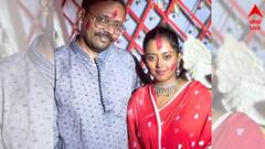 Shuri Das Sindur Khela: স্বামীর সঙ্গে হাসিমুখে সিঁদুর খেলায় মাতলেন অভিনেত্রী শ্রুতি দাস