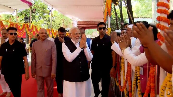 यानंतर पीएम नरेंद्र मोदी यांच्या हस्ते एक वातानुकूलित सुसज्ज अशी दर्शन रांगेचे लोकार्पण करण्यात आले.