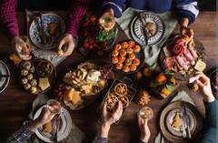 Health Tips: त्योहारों में कहीं बिगड़ न जाए डाइजेशन, फायदेमंद है इन चीजों का सेवन