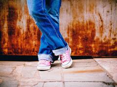 नॉर्थ कोरिया में नीली जींस पहनने पर मिलती है कड़ी सजा, जानें क्यों लगा है बैन