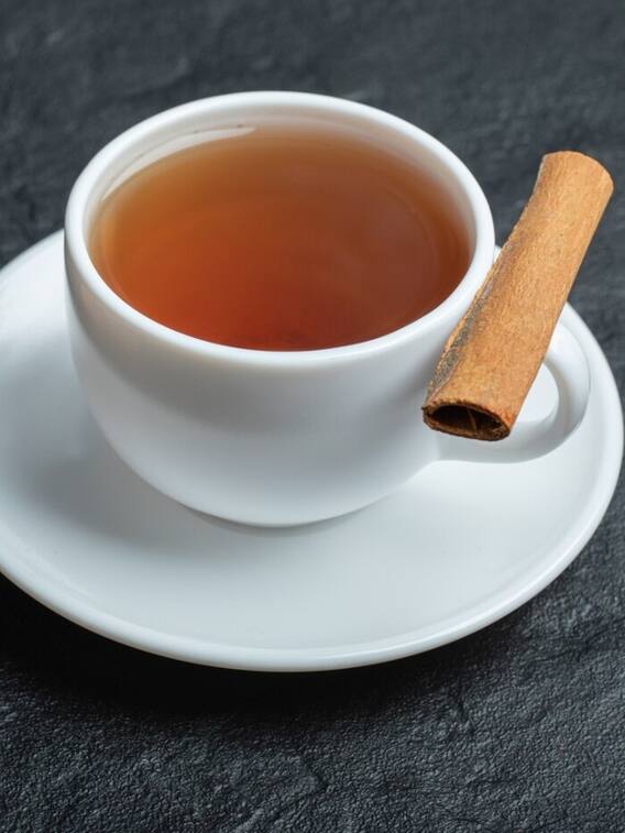 सुबह खाली पेट पिएं दालचीनी की चाय, शरीर को मिलेंगे ये जबरदस्त फायदे