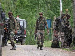 Kashmir Encounter: காஷ்மீரில் உச்சக்கட்ட பதற்றம்: 5 பயங்கரவாதிகள் சுட்டுக் கொலை...பாதுகாப்பு படையினர் அதிரடி!