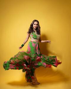 Tejasswi Prakashએ દેશી લુકમાં બતાવ્યો જલવો, ગ્રીન આઉટફીટમાં અભિનેત્રીએ ફેન્સના ધબકારા વધાર્યા